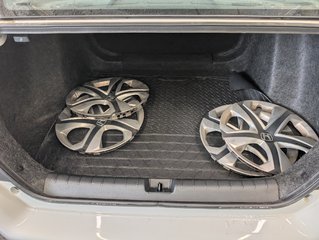 Honda Civic Sedan DX 2017 à Magog, Québec - 6 - w320h240px