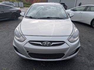 2014 Hyundai Accent GL in Magog, Quebec - 6 - w320h240px