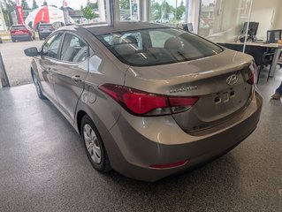 2016 Hyundai Elantra L in Magog, Quebec - 5 - w320h240px