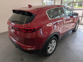 2017 Kia Sportage LX in Magog, Quebec - 3 - w320h240px