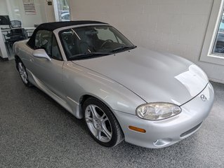 Mazda MX-5 Miata CONVERTIBLE, CUIR, 2004 à Magog, Québec - 3 - w320h240px