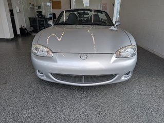Mazda MX-5 Miata CONVERTIBLE, CUIR, 2004 à Magog, Québec - 6 - w320h240px