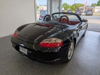 Porsche Boxster CUIR ROUGE, AUTOMATIQUE, 2004 à Magog, Québec - 4 - w320h240px