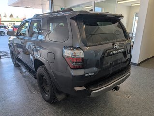 Toyota 4Runner TRD OFF ROAD. 2023 à Magog, Québec - 4 - w320h240px