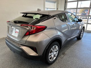2020 Toyota C-HR LE in Magog, Quebec - 3 - w320h240px