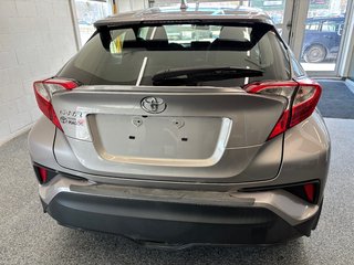2020 Toyota C-HR LE in Magog, Quebec - 4 - w320h240px
