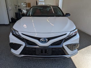 2021 Toyota Camry Hybrid XSE, CUIR ROUGE, in Magog, Quebec - 6 - w320h240px