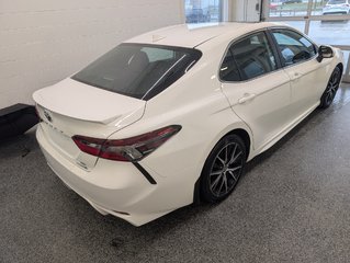 Toyota Camry Hybrid SE 2023 à Magog, Québec - 3 - w320h240px