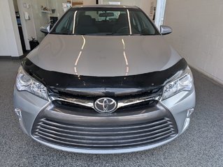 Toyota Camry LE, A/C, 2017 à Magog, Québec - 5 - w320h240px