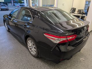 2019 Toyota Camry SE in Magog, Quebec - 5 - w320h240px