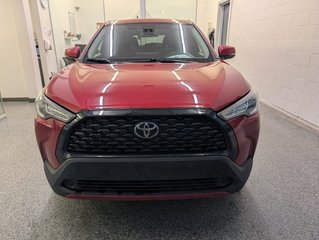 2022 Toyota Corolla Cross LE AWD in Magog, Quebec - 6 - w320h240px