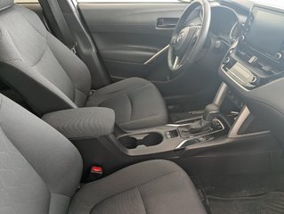 Toyota Corolla Cross LE GROUPE AMELIORER AWD, GARANTIE JUSQU EN 2029, 2022 à Magog, Québec - 6 - w320h240px