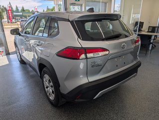Toyota Corolla Cross L AWD, 2024 à Magog, Québec - 4 - w320h240px