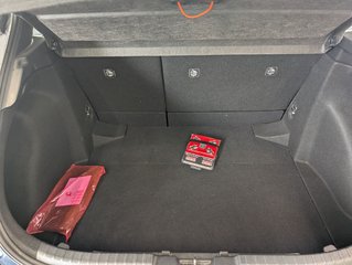 Toyota Corolla Hatchback AUTOMATIQUE, 2022 à Magog, Québec - 6 - w320h240px