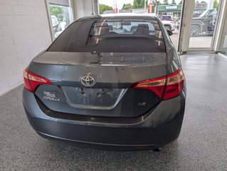 2017 Toyota Corolla LE in Magog, Quebec - 4 - w320h240px