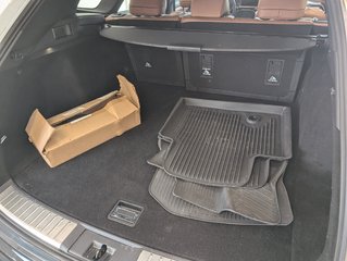 2025 Toyota Crown Signia Limited HYBRID CUIR, in Magog, Quebec - 6 - w320h240px