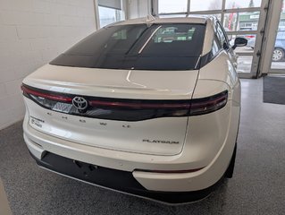Toyota Crown Platinum 2023 à Magog, Québec - 4 - w320h240px