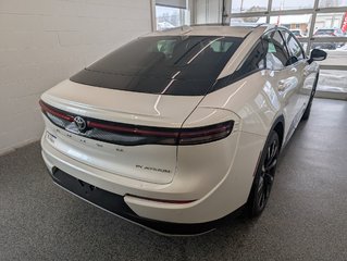 Toyota Crown Platinum 2023 à Magog, Québec - 3 - w320h240px