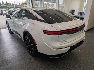 Toyota Crown HYBRID PLATINUM, 2024 à Magog, Québec - 4 - w320h240px