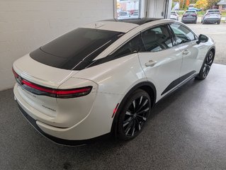 Toyota Crown HYBRID PLATINUM, 2024 à Magog, Québec - 3 - w320h240px