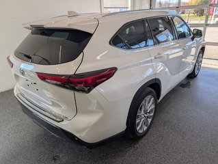 Toyota Highlander Limited AWD, 2020 à Magog, Québec - 3 - w320h240px