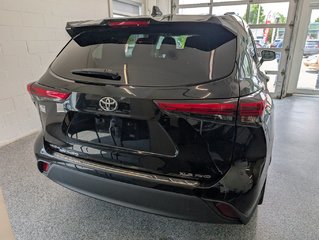 2021 Toyota Highlander XLE AWD, in Magog, Quebec - 4 - w320h240px