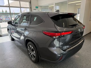 2023 Toyota Highlander XLE AWD, GARANTIE JUSQU EN 2027, in Magog, Quebec - 4 - w320h240px