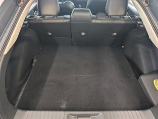 2024 Toyota Prius XLE AWD, GARANTIE JUSQU EN 2027, in Magog, Quebec - 6 - w320h240px