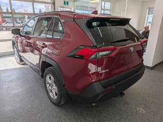 Toyota RAV4 Hybrid LE AWD, 2020 à Magog, Québec - 5 - w320h240px