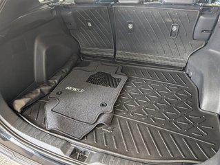 2022 Toyota RAV4 Hybrid XSE, CUIR, MAGS, PEINTURE 2 TON, in Magog, Quebec - 6 - w320h240px