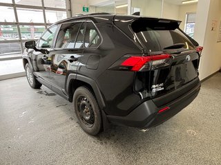 Toyota RAV4 Hybrid XLE AWD, 2023 à Magog, Québec - 5 - w320h240px