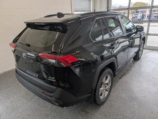 Toyota RAV4 Hybrid XLE, 2023 à Magog, Québec - 3 - w320h240px
