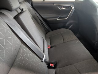 Toyota RAV4 Hybrid XLE, 2023 à Magog, Québec - 6 - w320h240px