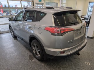 Toyota RAV4 LE AWD 2016 à Magog, Québec - 4 - w320h240px