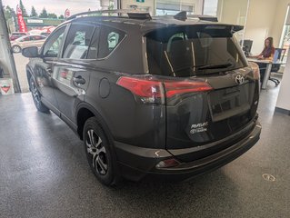 Toyota RAV4 LE 2016 à Magog, Québec - 4 - w320h240px