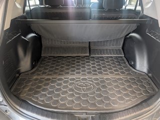 Toyota RAV4 LE 2016 à Magog, Québec - 6 - w320h240px