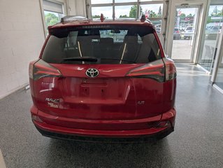 Toyota RAV4 LE 2017 à Magog, Québec - 4 - w320h240px