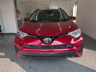 Toyota RAV4 LE AWD. 2018 à Magog, Québec - 6 - w320h240px