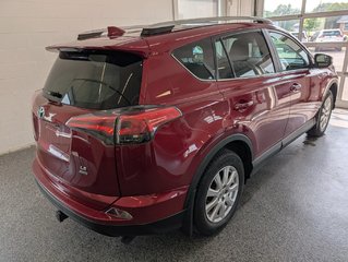 Toyota RAV4 LE AWD. 2018 à Magog, Québec - 3 - w320h240px