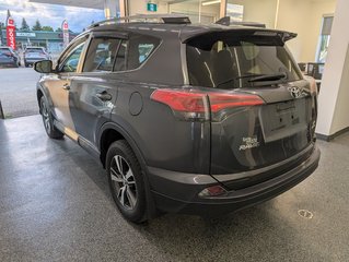 2018 Toyota RAV4 LE AWD, in Magog, Quebec - 5 - w320h240px