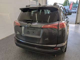 2018 Toyota RAV4 LE AWD, in Magog, Quebec - 4 - w320h240px
