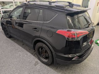 2018 Toyota RAV4 LE FWD in Magog, Quebec - 4 - w320h240px