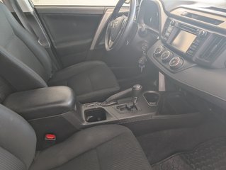 Toyota RAV4 LE 2018 à Magog, Québec - 6 - w320h240px