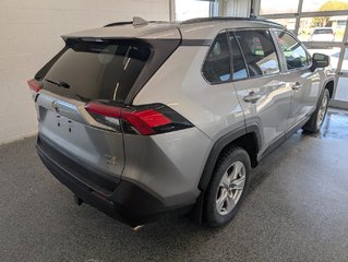 Toyota RAV4 XLE AWD, 2020 à Magog, Québec - 3 - w320h240px