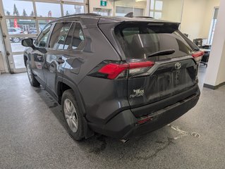Toyota RAV4 LE AWD 2021 à Magog, Québec - 4 - w320h240px