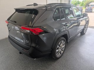 Toyota RAV4 XLE PREMIUM AWD, 2021 à Magog, Québec - 3 - w320h240px