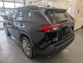 2022 Toyota RAV4 XLE PREMIUM AWD, in Magog, Quebec - 4 - w320h240px