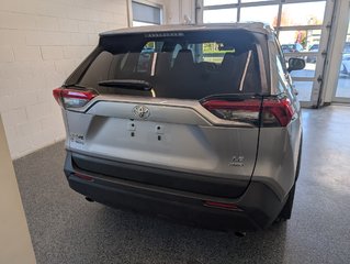 Toyota RAV4 LE AWD, GARANTIE JUSQU EN 2027, 2022 à Magog, Québec - 4 - w320h240px