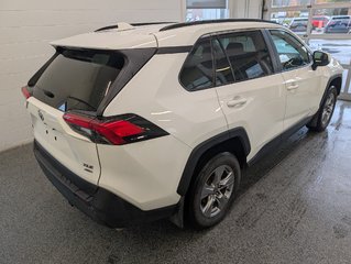 Toyota RAV4 XLE AWD, 2022 à Magog, Québec - 3 - w320h240px