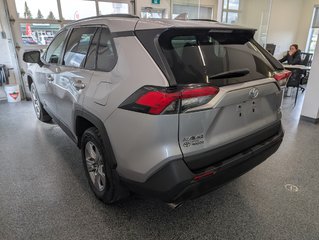 Toyota RAV4 XLE AWD 2022 à Magog, Québec - 4 - w320h240px